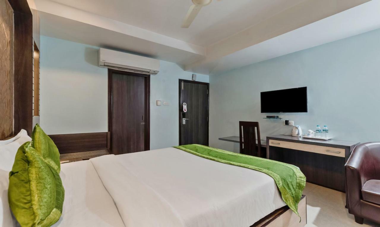 Oyo 3811 Geetanjali Regency Hotell Calcutta Exteriör bild