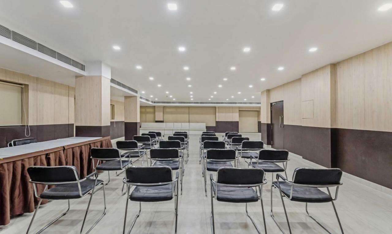 Oyo 3811 Geetanjali Regency Hotell Calcutta Exteriör bild