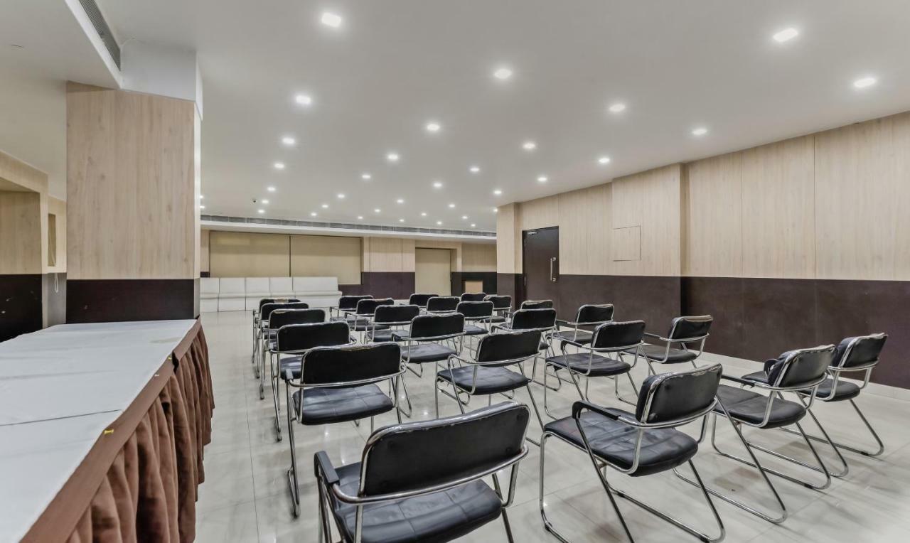 Oyo 3811 Geetanjali Regency Hotell Calcutta Exteriör bild